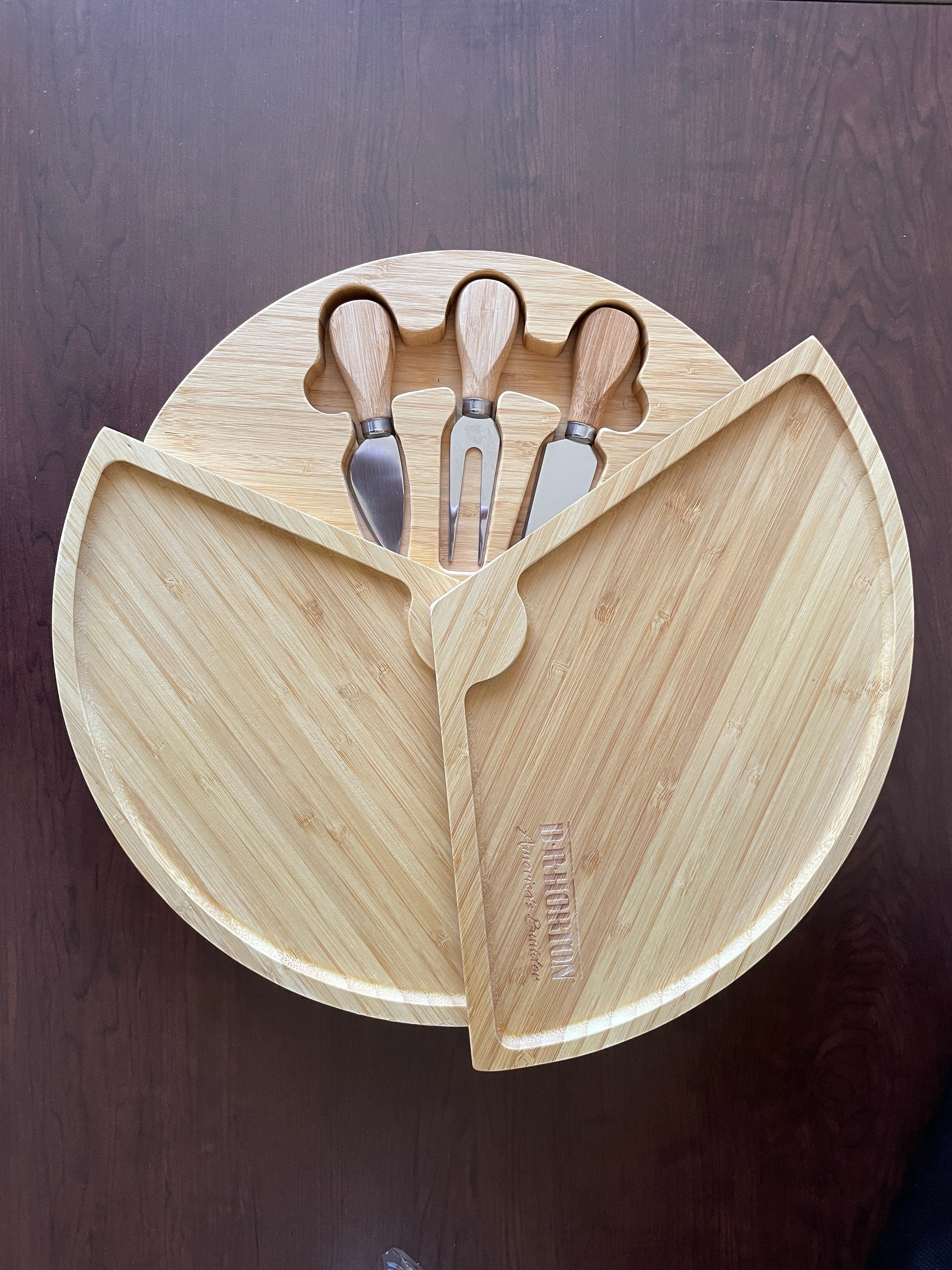 BirdieBox Old Tymes 3-tier bamboo cheeseboard with swivel design and 3-piece knife set. Ideal for entertaining.