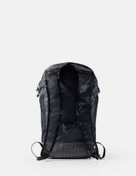 BirdieBox Freefly16 packable backpack in black, lightweight and weatherproof with sealed seams and zippers.
